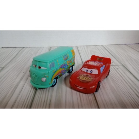 Lot Of 2 Disney Cars Lightning McQueen And Filmore Plastic Models - Picture 1 of 7